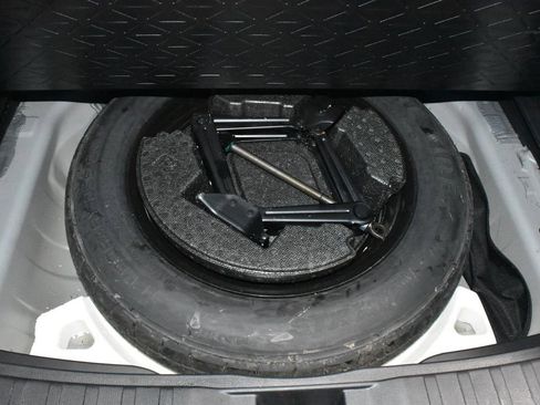 Used 2021 Toyota RAV4 LE AWD/4WD image 30