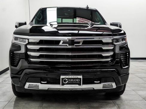 Used 2024 Chevrolet Silverado 1500 High Country w/ Technology Package image 7