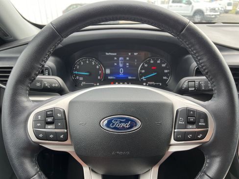 Used 2022 Ford Explorer XLT w/ Equipment Group 202A image 26