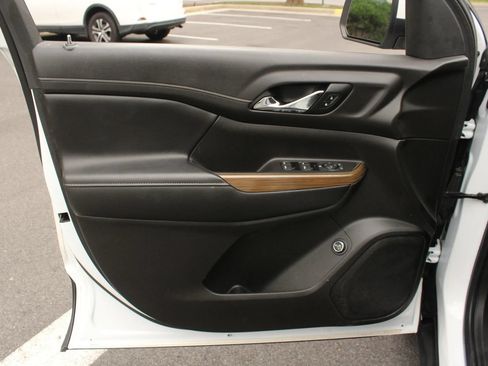 Used 2020 GMC Acadia SLE w/ Driver Convenience Package FWD image 15