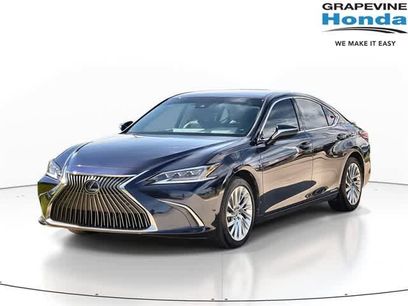 Used 2021 Lexus ES 300h Ultra Luxury w/ Accessory Package 2