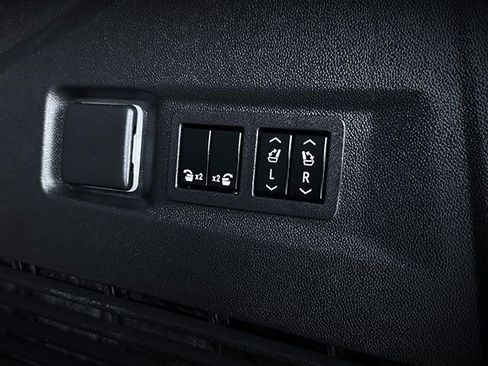 Used 2023 Chevrolet Tahoe RST w/ RST Performance Edition image 31