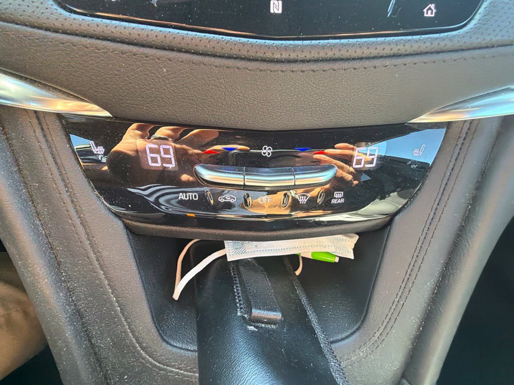 Used 2020 Cadillac XT5 Luxury w/ LPO, Premium Carpet Package FWD image 11