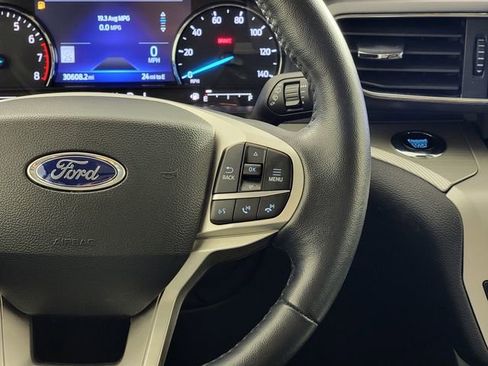 Used 2023 Ford Explorer XLT w/ Equipment Group 202A AWD/4WD image 28