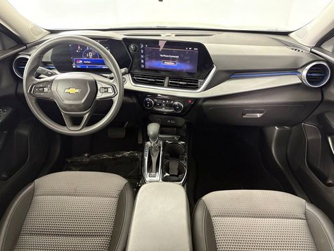 Used 2024 Chevrolet Trax LT image 41