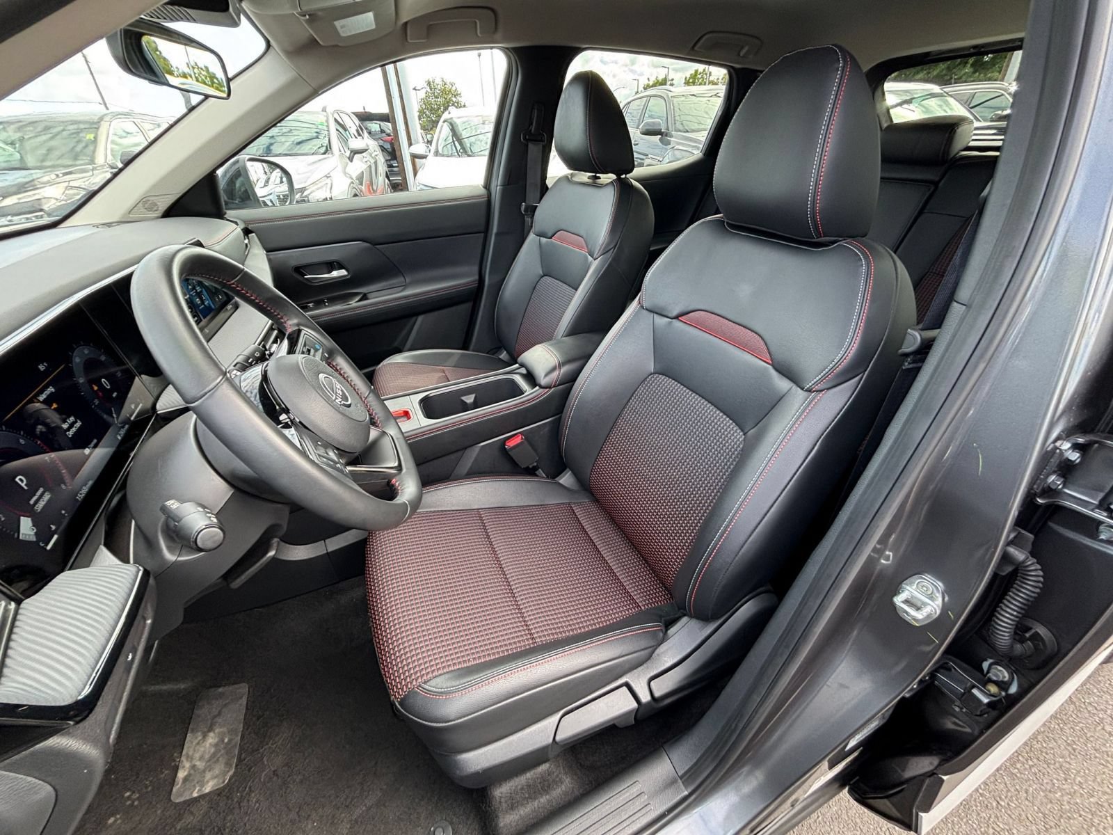 Used 2026 Nissan Kicks SR AWD/4WD image 34