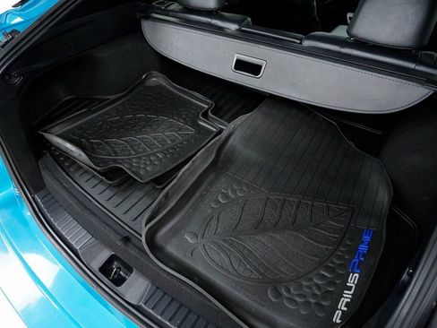 Used 2018 Toyota Prius Prime Premium image 30