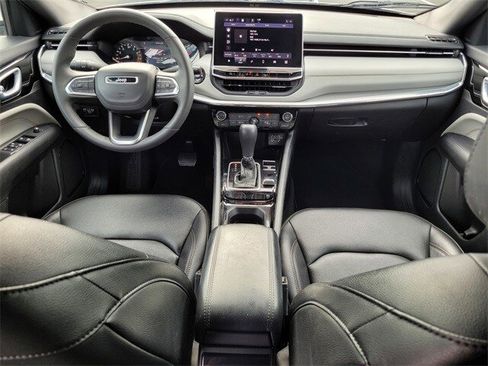 Used 2024 Jeep Compass Limited image 13
