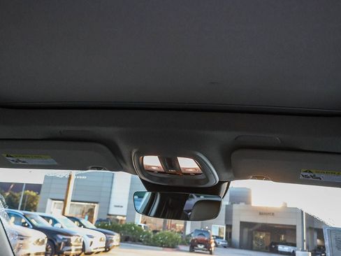 Used 2025 Volvo XC40 B5 Core image 26