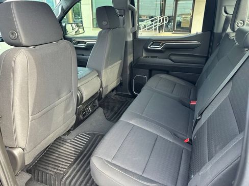 Used 2023 Chevrolet Silverado 1500 LT AWD/4WD image 19