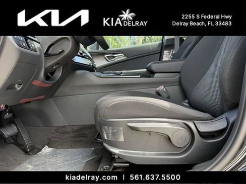 New 2026 Kia Sportage LX FWD image 17