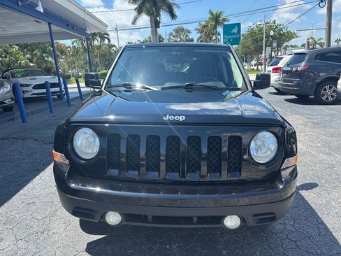 Used 2014 Jeep Patriot Latitude FWD image 8