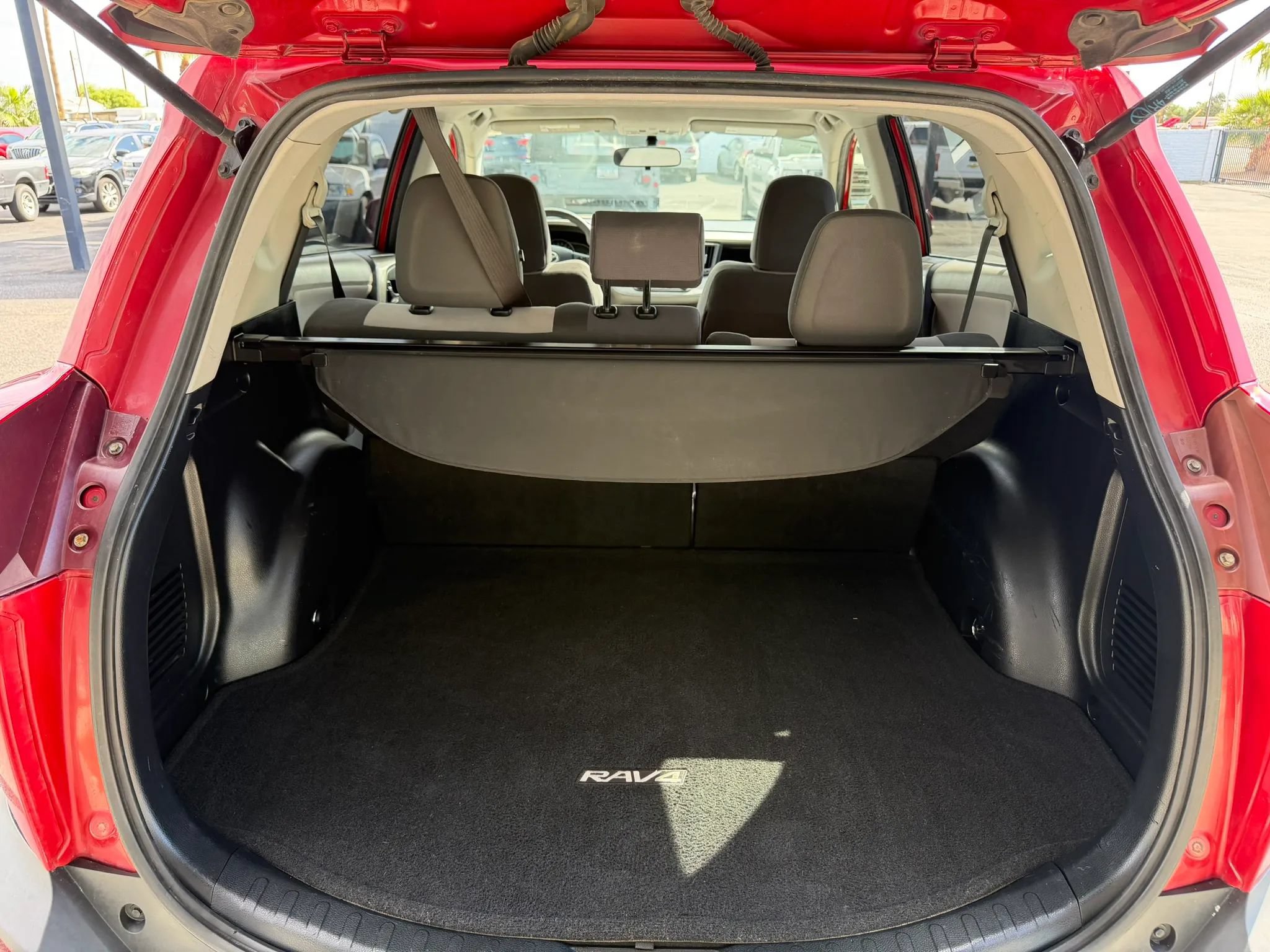 Used 2013 Toyota RAV4 XLE AWD/4WD image 9