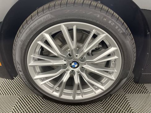 Certified 2023 BMW 330i xDrive Sedan w/ Driving Assistance Package image 8