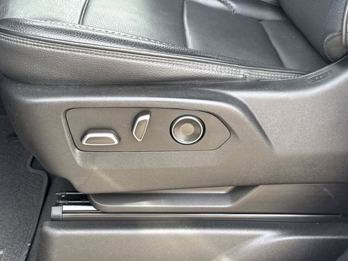 Used 2023 GMC Yukon Denali image 17