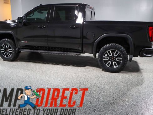 Used 2024 GMC Sierra 1500 AT4 w/ Technology Package AWD/4WD image 11
