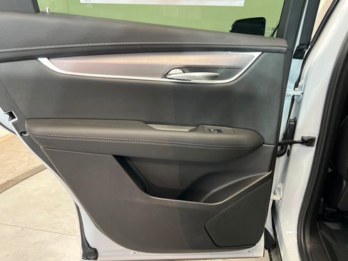 New 2026 Cadillac XT5 Luxury w/ LPO, Floor Liner Package image 19