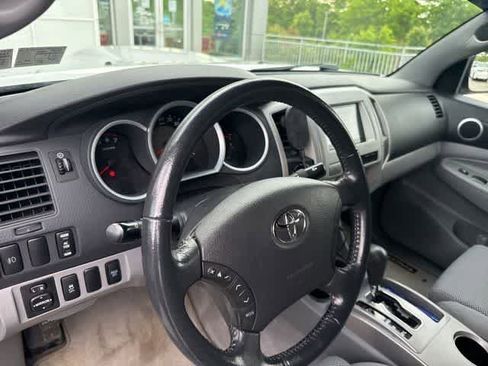 Used 2010 Toyota Tacoma 4x4 Double Cab image 5