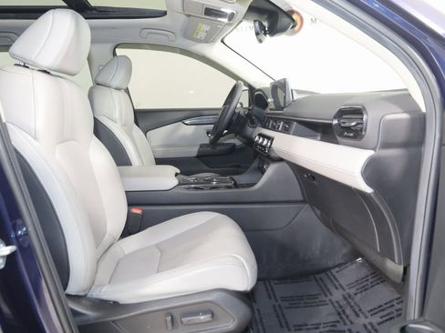 Used 2024 Honda Pilot Touring image 13