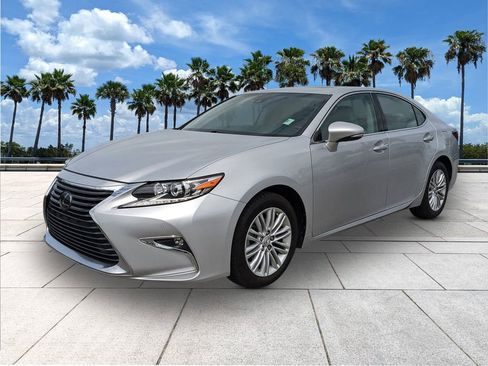 Used 2017 Lexus ES 350 w/ Premium Package FWD image 3