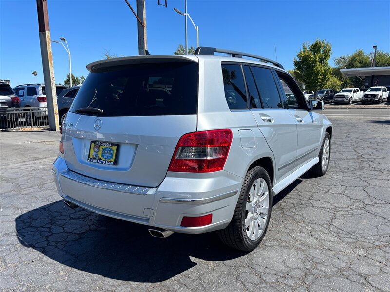 Used 2010 Mercedes-Benz GLK 350 2WD image 3