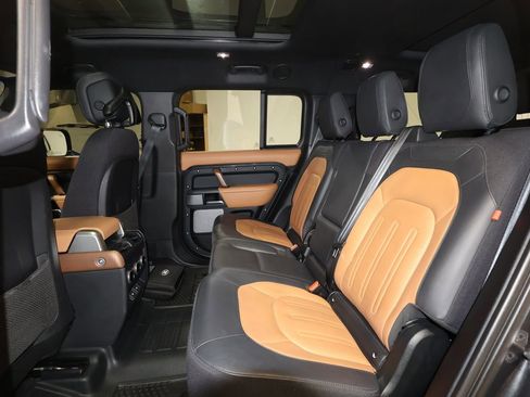 Used 2023 Land Rover Defender 130 X image 24