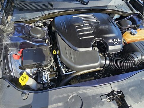 Used 2012 Dodge Charger SE w/ Connectivity Group image 11