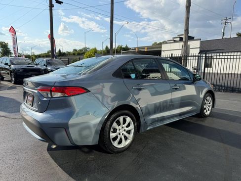 Used 2022 Toyota Corolla LE FWD image 12
