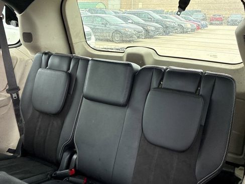 Used 2019 Dodge Grand Caravan SXT FWD image 7