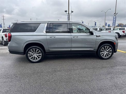 Used 2024 GMC Yukon XL Denali w/ Denali Reserve Package image 4