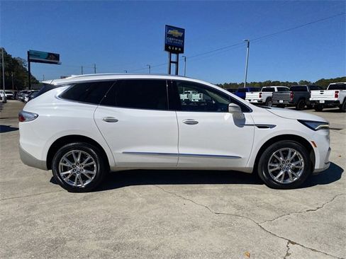 Used 2023 Buick Enclave Essence w/ Experience Buick Package image 7