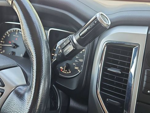Used 2019 Nissan Titan SV AWD/4WD image 27