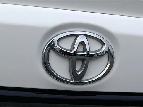 Used 2021 Toyota Corolla SE image 9