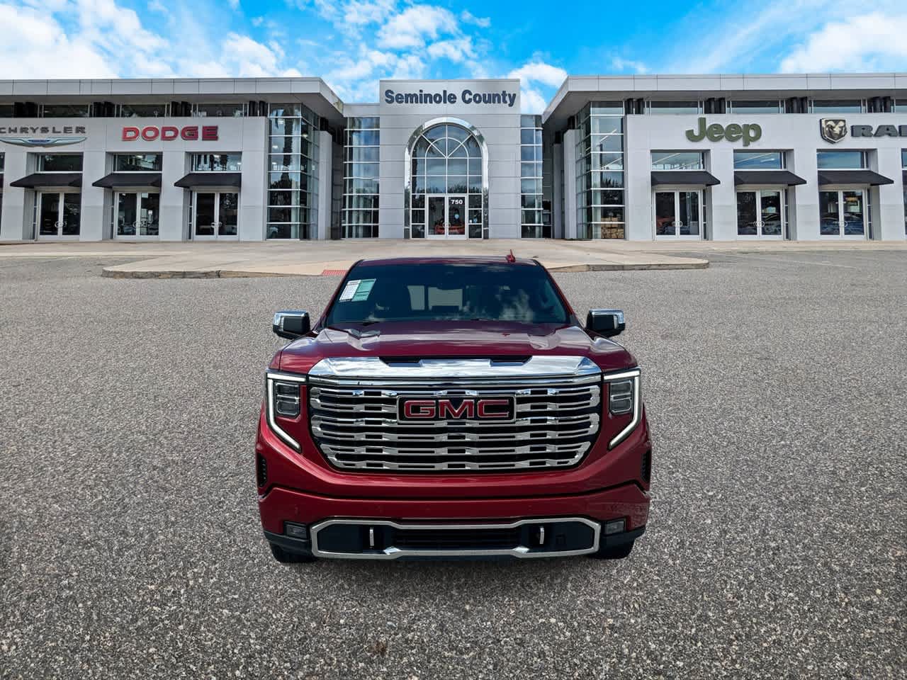 Used 2024 GMC Sierra 1500 Denali AWD/4WD image 3