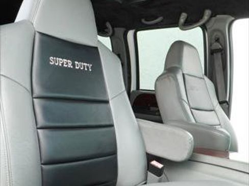 Used 2003 Ford F350 XL image 13