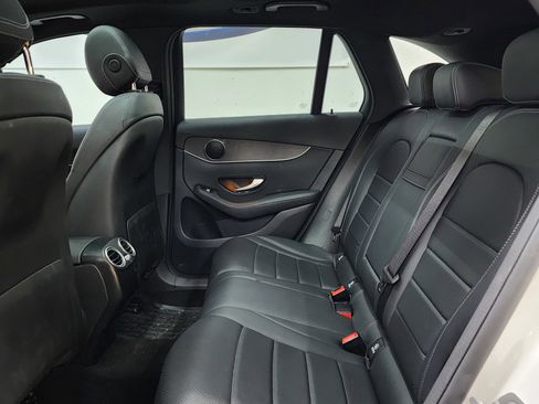 Used 2021 Mercedes-Benz GLC 300 4MATIC image 17