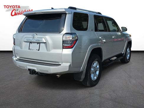 Used 2022 Toyota 4Runner SR5 Premium w/ Moonroof Package RWD image 5
