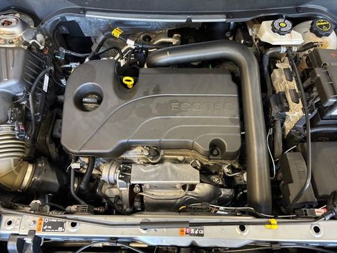 Used 2024 GMC Terrain SLT AWD/4WD image 26