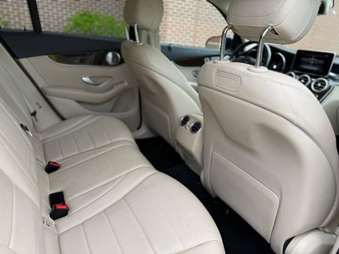 Used 2018 Mercedes-Benz GLC 300 4MATIC image 33
