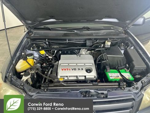 Used 2005 Toyota Highlander 4WD V6 w/ 3rd Row image 27