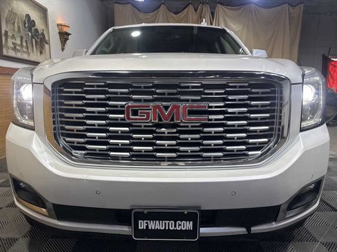 Used 2019 GMC Yukon Denali w/ Denali Ultimate Package AWD/4WD image 3