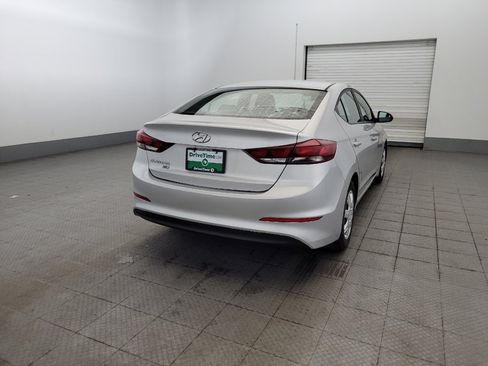 Used 2018 Hyundai Elantra SE w/ Cargo Package FWD image 7