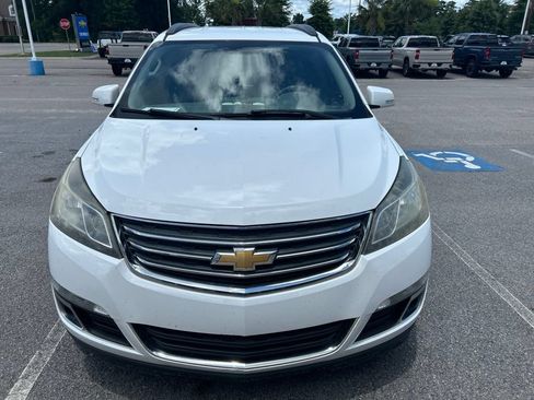 Used 2016 Chevrolet Traverse LT FWD image 2