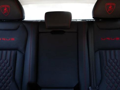 Used 2024 Lamborghini Urus Performante image 4