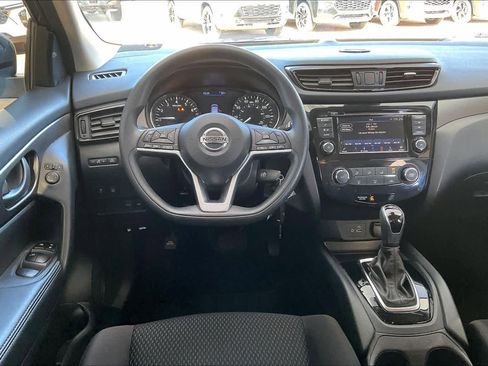 Used 2020 Nissan Rogue Sport S image 7
