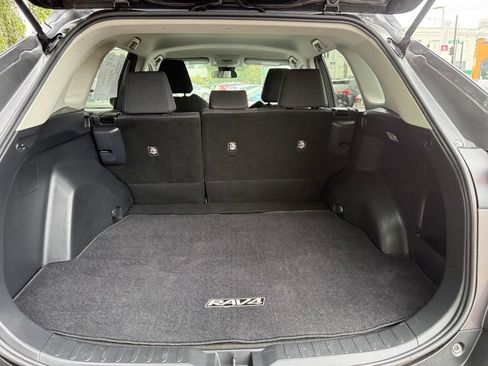 Certified 2021 Toyota RAV4 LE w/ Carpet Mat Package (TMS) AWD/4WD image 9