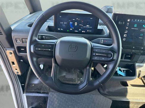 Used 2024 Chevrolet Brightdrop 600 w/ Battery Pack, Max Range AWD/4WD image 12