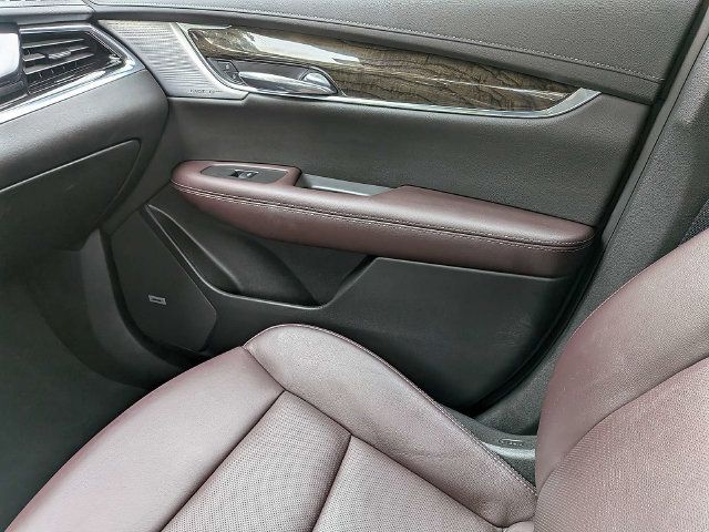 Used 2024 Cadillac XT6 Premium Luxury w/ Technology Package FWD image 21