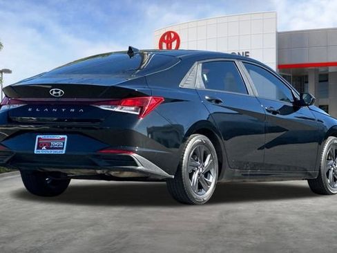 Used 2023 Hyundai Elantra SEL image 4