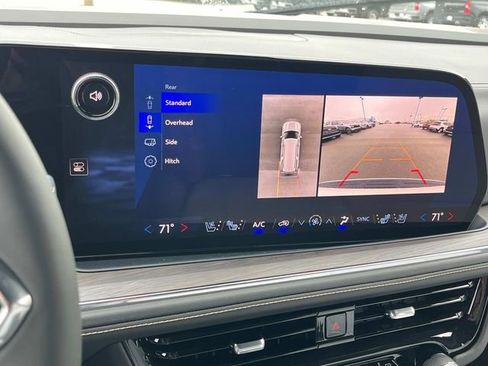 New 2025 Chevrolet Suburban Premier image 27